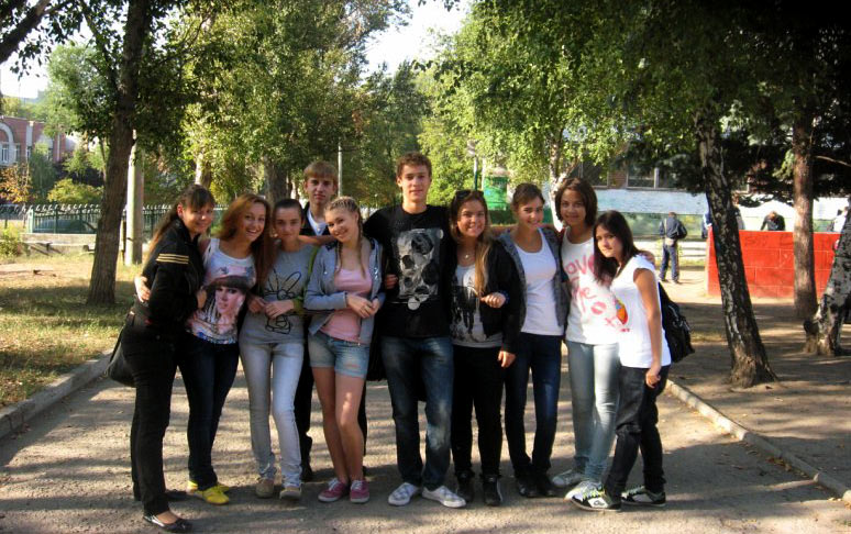 Ученики гимназии №2 в Запорожье